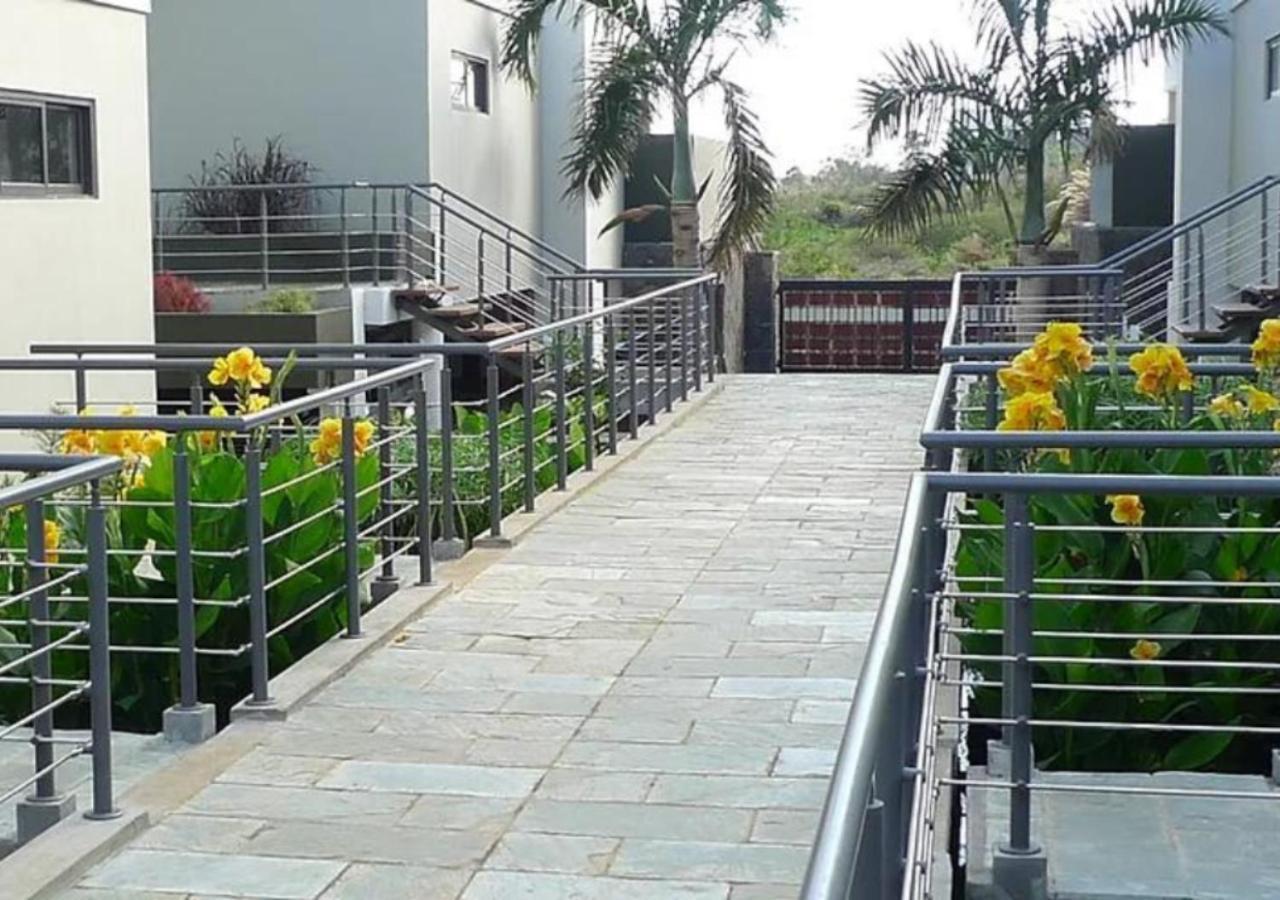 Modern Villa In Grand Bay - Short Walk To Beach Extérieur photo