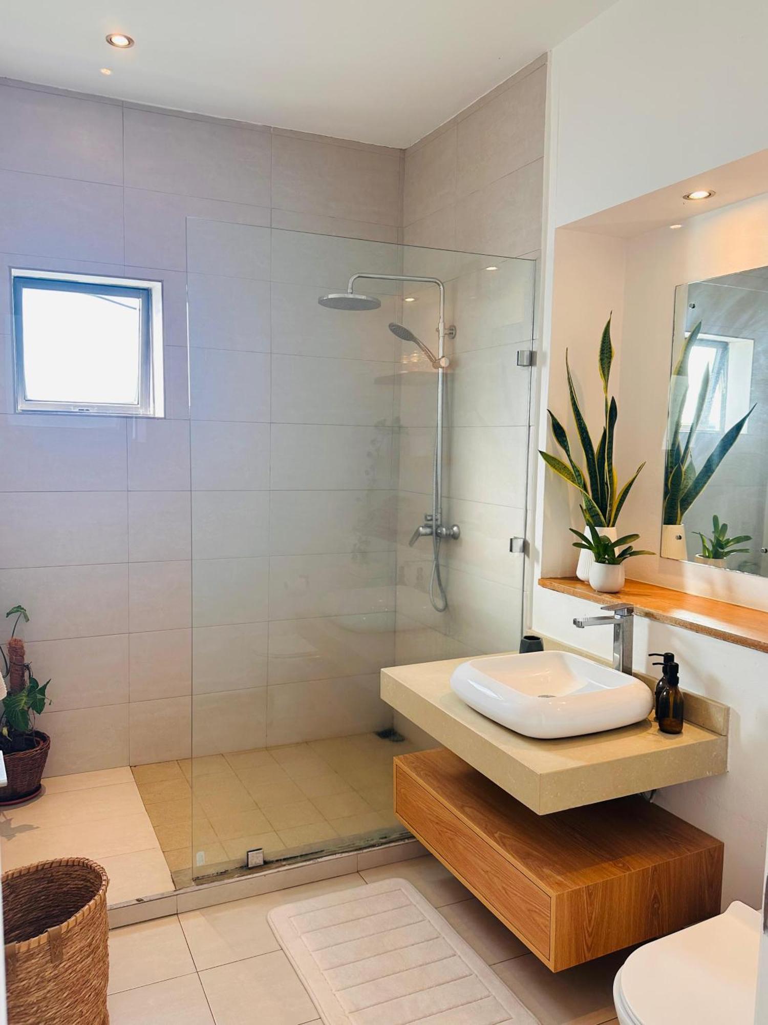 Modern Villa In Grand Bay - Short Walk To Beach Extérieur photo