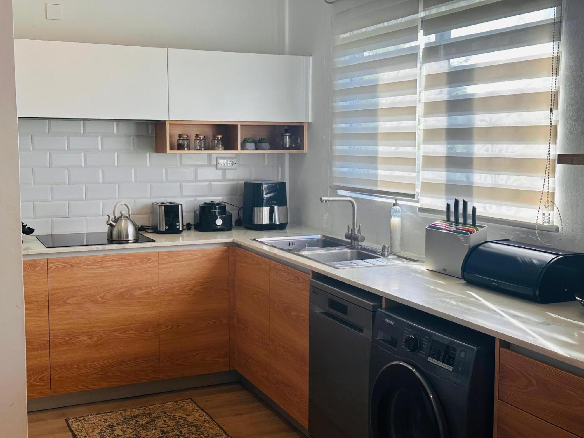 Modern Villa In Grand Bay - Short Walk To Beach Extérieur photo